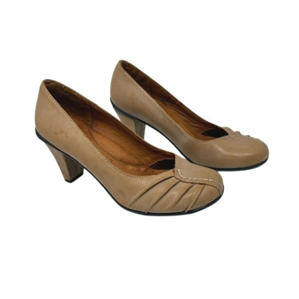 Gentle Souls Osaka Sky Tan Leather Pleated Round Toe Block Heel Pumps Womens 6.5
